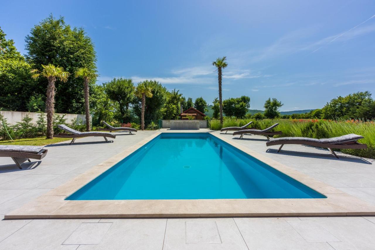 Villa Palma With Heated Private Pool Podhum Екстер'єр фото