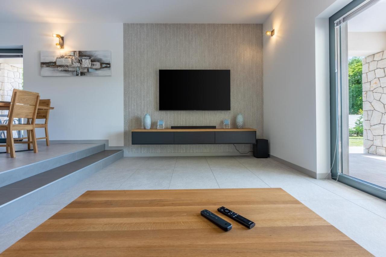 Villa Palma With Heated Private Pool Podhum Екстер'єр фото